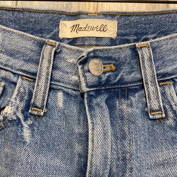 NWOT Madewell Jeans The Momjean in Melva Wash | Size 25 - Picture 15 of 16